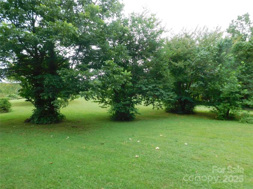 72 Mason View Lane, Hendersonville, NC 28792.  MLS# CAR4288206, YatesRealty ID 34005. Front Yard