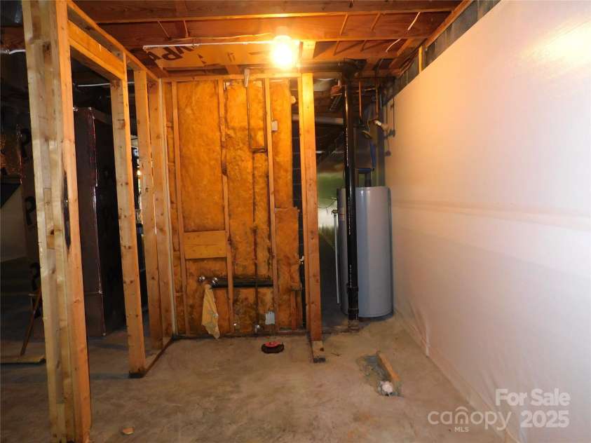 72 Mason View Lane, Hendersonville, NC 28792.  MLS# CAR4288206, YatesRealty ID 34005. Plumbed for Full Bath in Basement