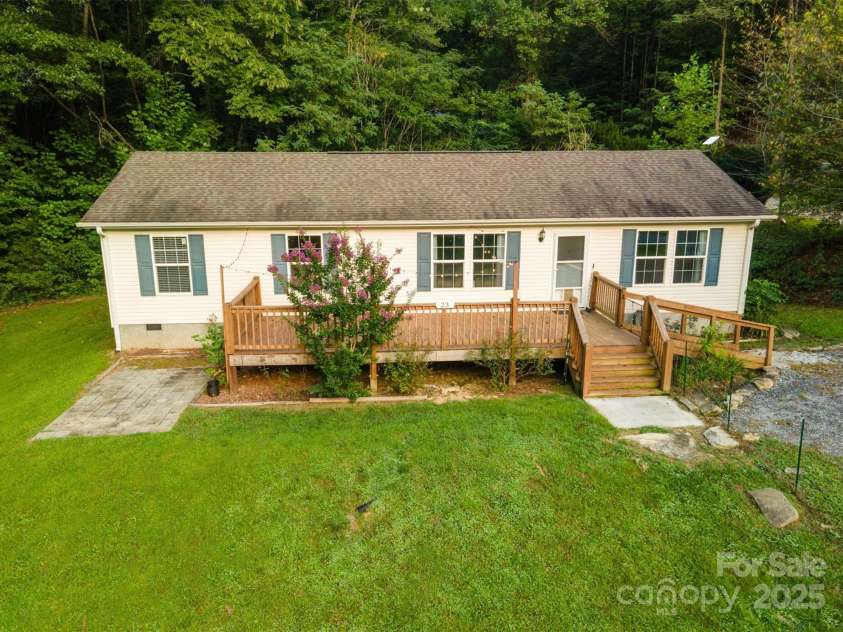 23 Sleeper Branch Road, Whittier, NC 28789.  MLS# CAR4290520, YatesRealty ID 34007. 