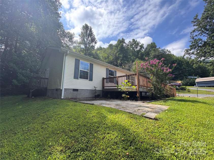 23 Sleeper Branch Road, Whittier, NC 28789.  MLS# CAR4290520, YatesRealty ID 34007. 