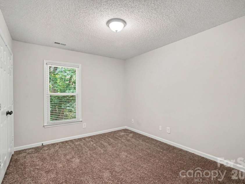 9604 Newby Lane, Matthews, NC 28105.  MLS# CAR4395981, YatesRealty ID 34007. 