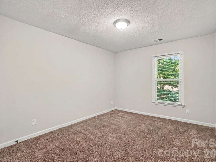 9604 Newby Lane, Matthews, NC 28105.  MLS# CAR4395981, YatesRealty ID 34007. 