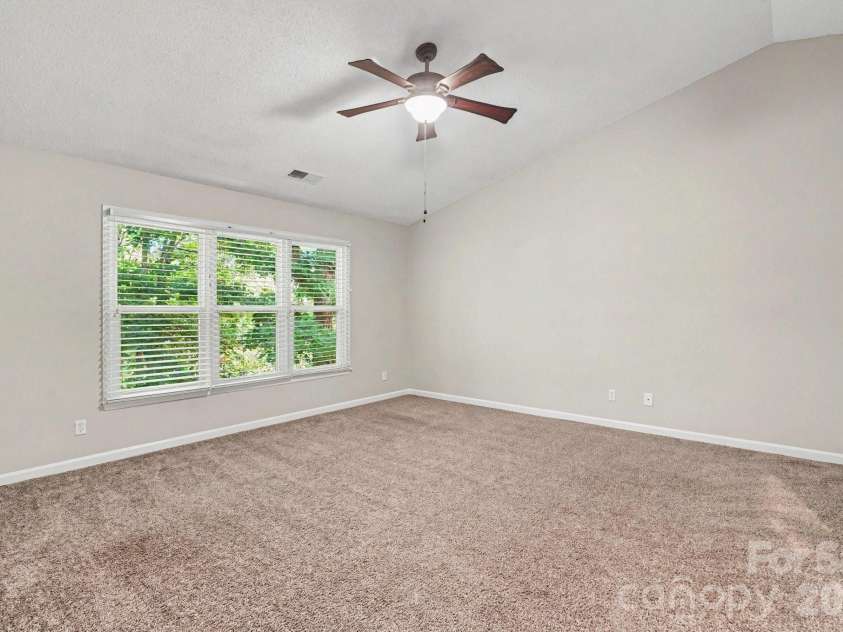 9604 Newby Lane, Matthews, NC 28105.  MLS# CAR4395981, YatesRealty ID 34007. 
