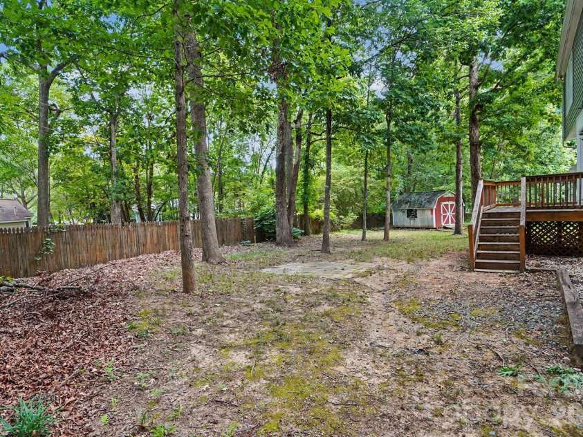 9604 Newby Lane, Matthews, NC 28105.  MLS# CAR4395981, YatesRealty ID 34007. 