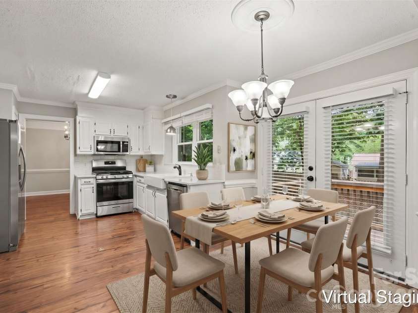 9604 Newby Lane, Matthews, NC 28105.  MLS# CAR4395981, YatesRealty ID 34007. Virtually Staged