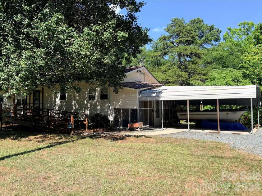 5945 Flowes Store Road, Concord, NC 28025.  MLS# CAR4398310, YatesRealty ID 34008. 