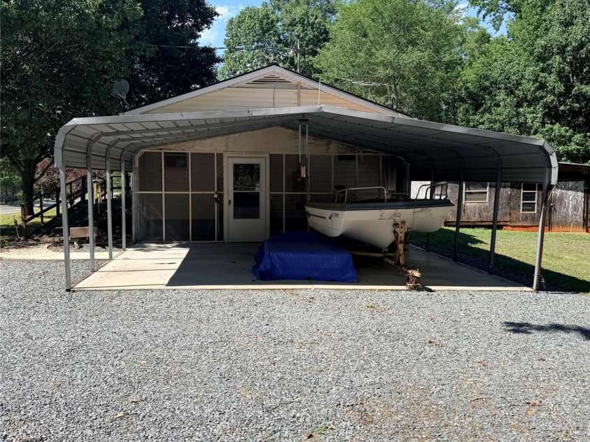 5945 Flowes Store Road, Concord, NC 28025.  MLS# CAR4398310, YatesRealty ID 34008. 