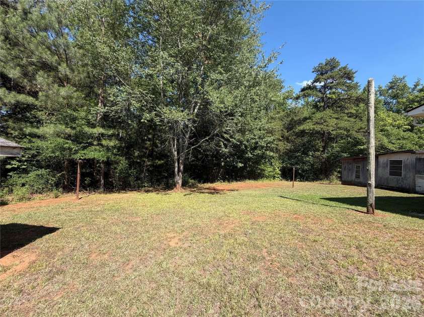 5945 Flowes Store Road, Concord, NC 28025.  MLS# CAR4398310, YatesRealty ID 34008. 