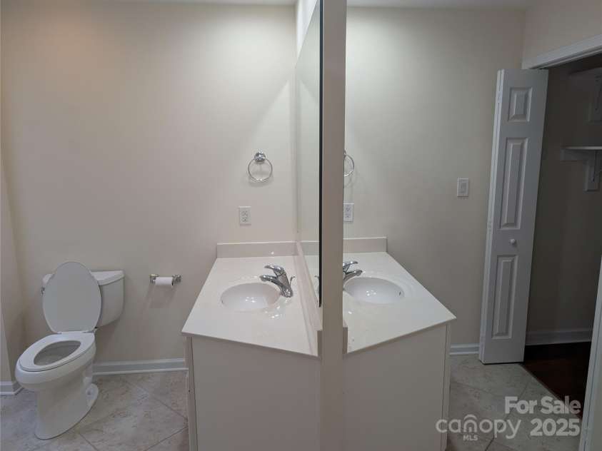 9221 Vicksburg Park Court, Charlotte, NC 28210.  MLS# CAR4289811, YatesRealty ID 34008. Double vanity