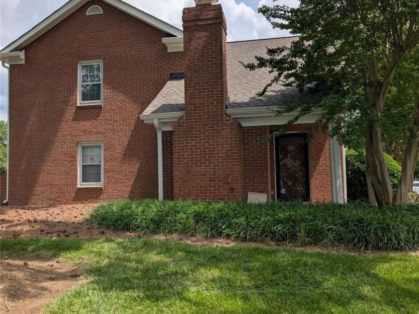 9221 Vicksburg Park Court, Charlotte, NC 28210.  MLS# CAR4289811, YatesRealty ID 34008. Side view with windows
