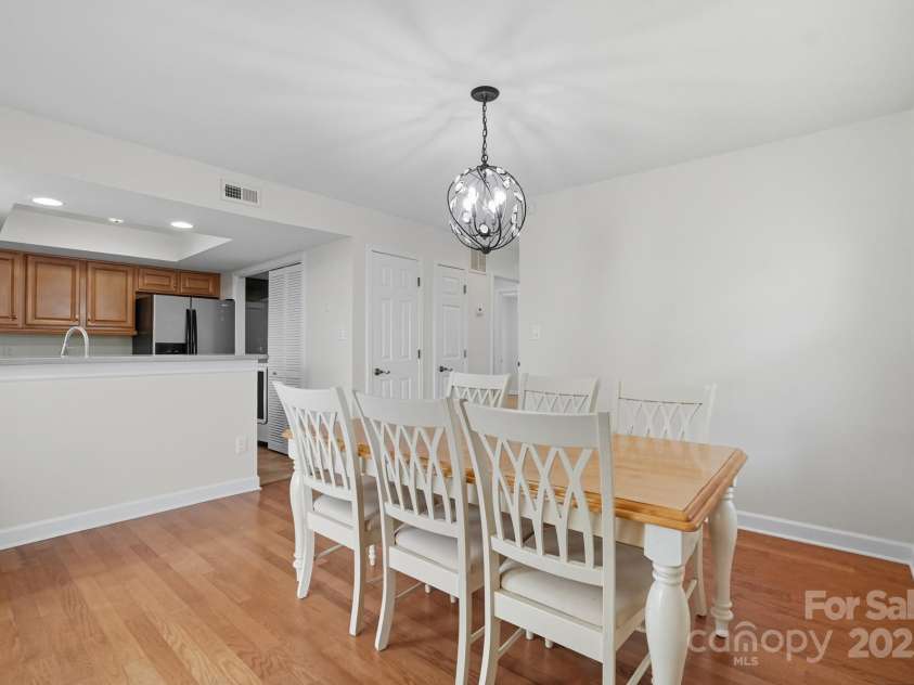 9221 Vicksburg Park Court, Charlotte, NC 28210.  MLS# CAR4305792, YatesRealty ID 34008. Dining Room