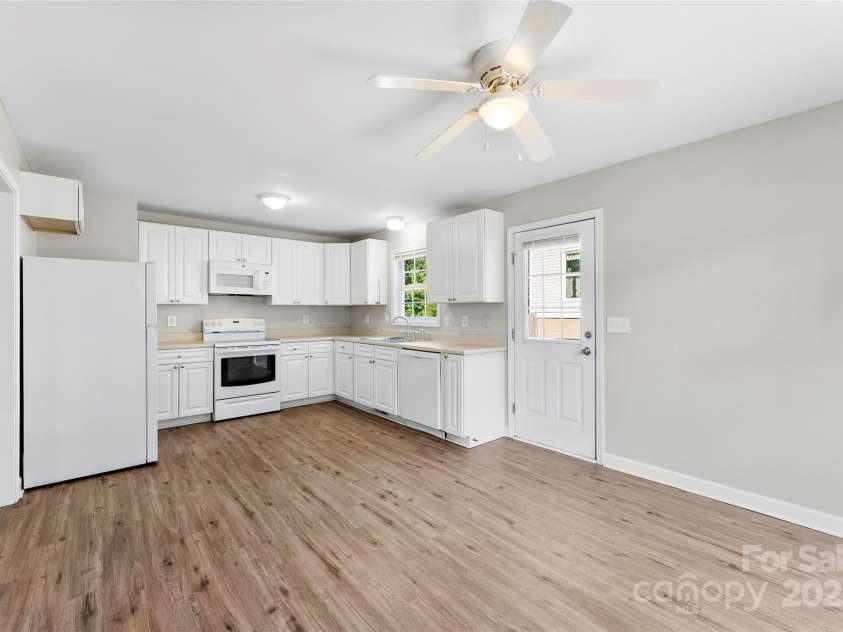 222 Jefferson Street, York, SC 29745.  MLS# CAR4293041, YatesRealty ID 34009. 