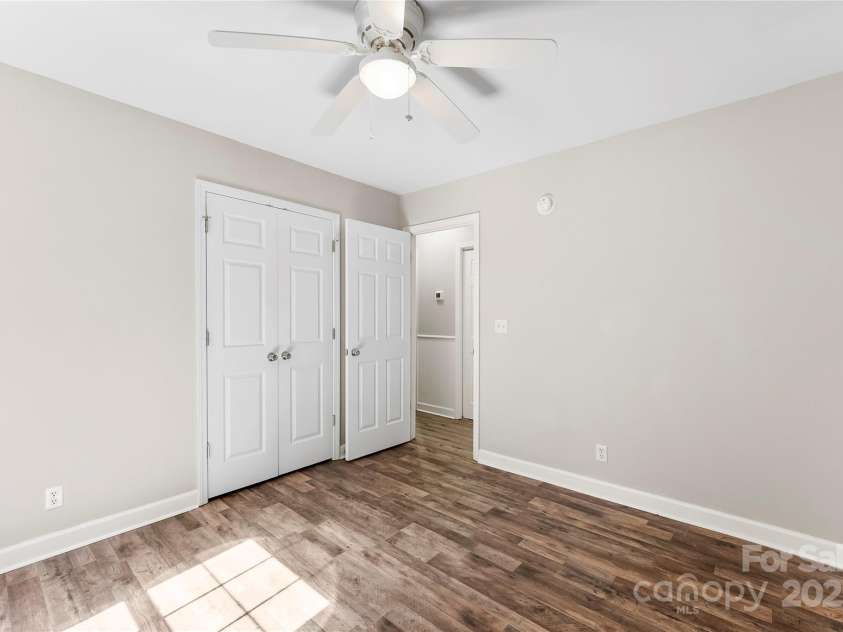 222 Jefferson Street, York, SC 29745.  MLS# CAR4293041, YatesRealty ID 34009. 