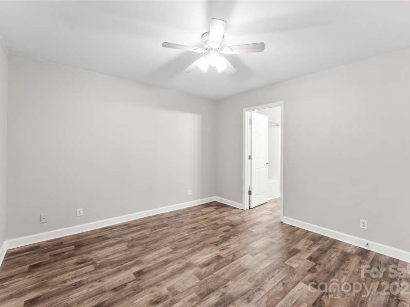 222 Jefferson Street, York, SC 29745.  MLS# CAR4293041, YatesRealty ID 34009. 