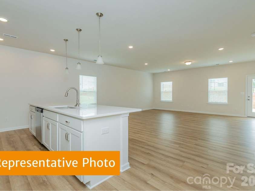610 Cooley Drive, Salisbury, NC 28147.  MLS# CAR4398910, YatesRealty ID 34009. 
