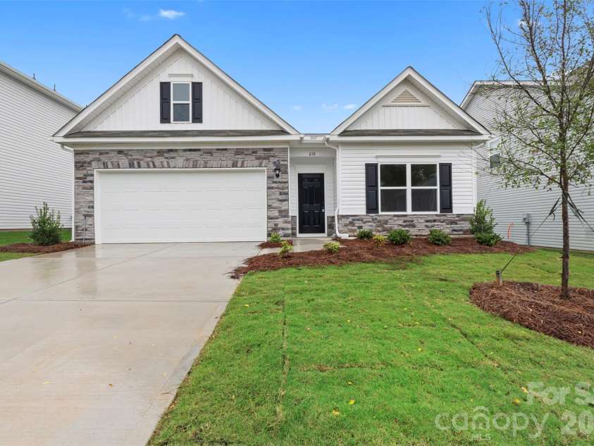 610 Cooley Drive, Salisbury, NC 28147.  MLS# CAR4398910, YatesRealty ID 34009. 