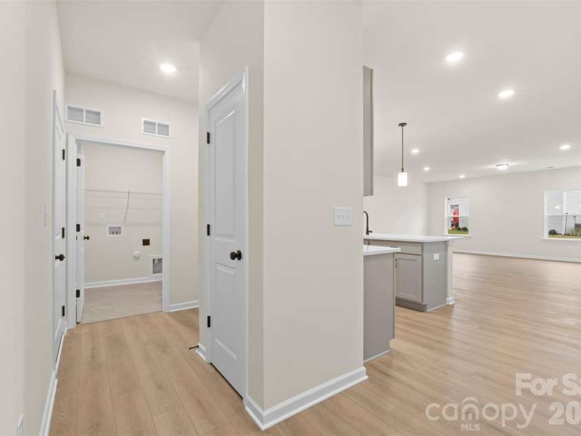 610 Cooley Drive, Salisbury, NC 28147.  MLS# CAR4398910, YatesRealty ID 34009. 