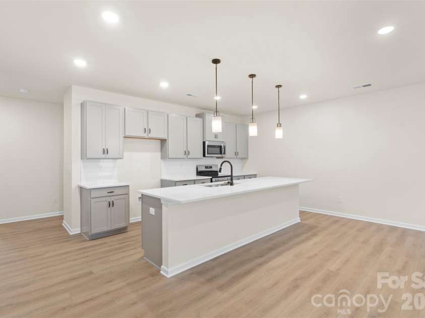 610 Cooley Drive, Salisbury, NC 28147.  MLS# CAR4398910, YatesRealty ID 34009. 