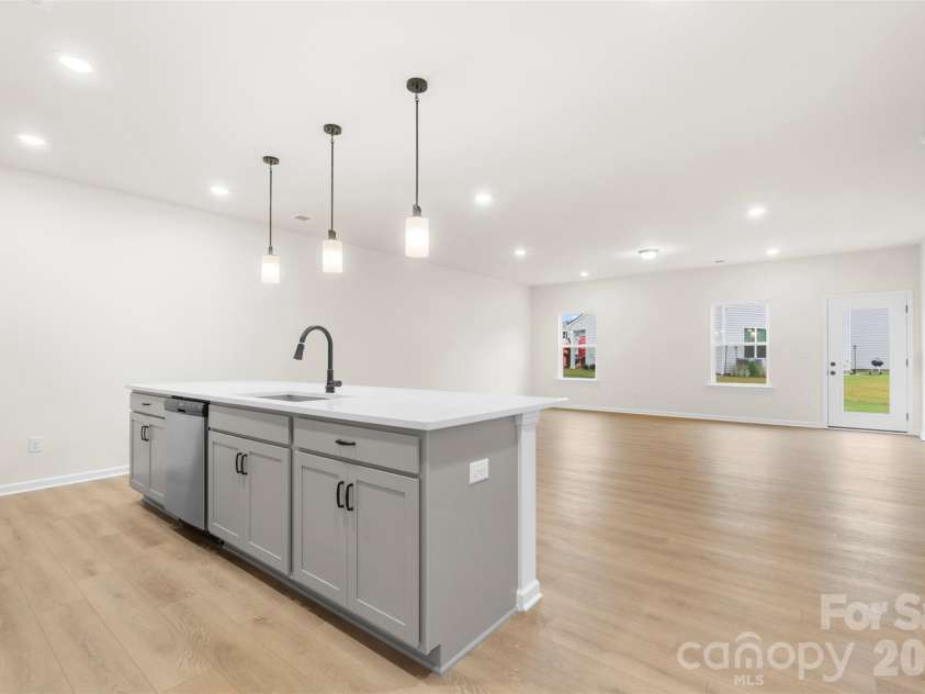 610 Cooley Drive, Salisbury, NC 28147.  MLS# CAR4398910, YatesRealty ID 34009. 