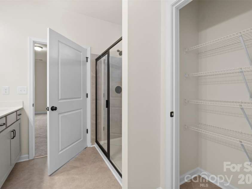 610 Cooley Drive, Salisbury, NC 28147.  MLS# CAR4398910, YatesRealty ID 34009. 