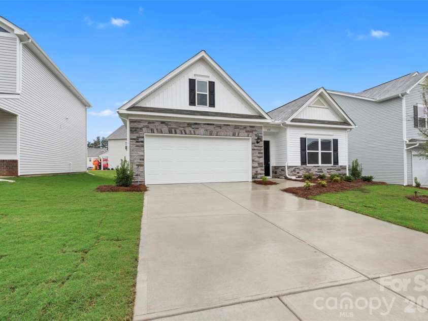 610 Cooley Drive, Salisbury, NC 28147.  MLS# CAR4398910, YatesRealty ID 34009. 