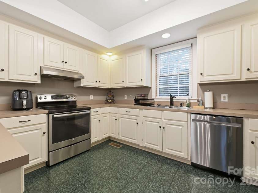 1201 Outen Street, Pageland, SC 29728.  MLS# CAR4317908, YatesRealty ID 3401. 