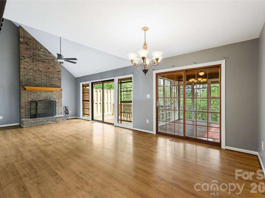 21 Village Drive, Asheville, NC 28803.  MLS# CAR4397486, YatesRealty ID 34010. 