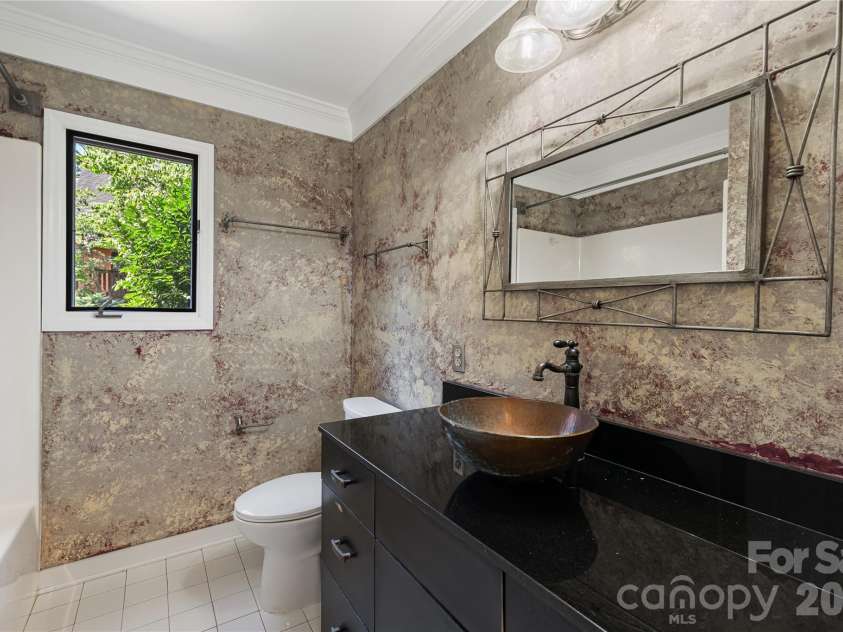21 Village Drive, Asheville, NC 28803.  MLS# CAR4397486, YatesRealty ID 34010. 