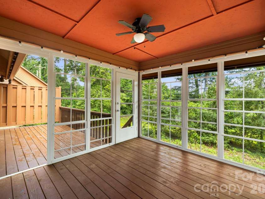 21 Village Drive, Asheville, NC 28803.  MLS# CAR4397486, YatesRealty ID 34010. 
