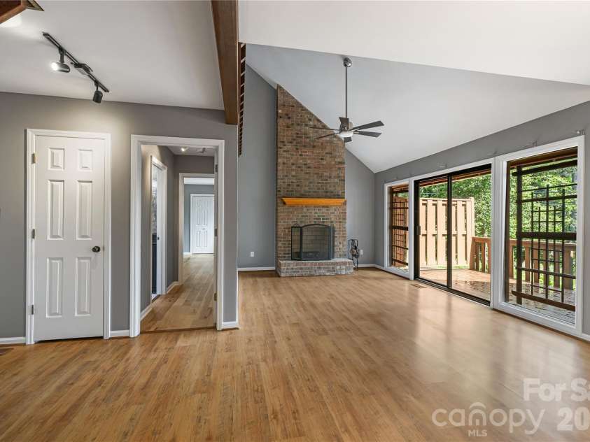 21 Village Drive, Asheville, NC 28803.  MLS# CAR4397486, YatesRealty ID 34010. 