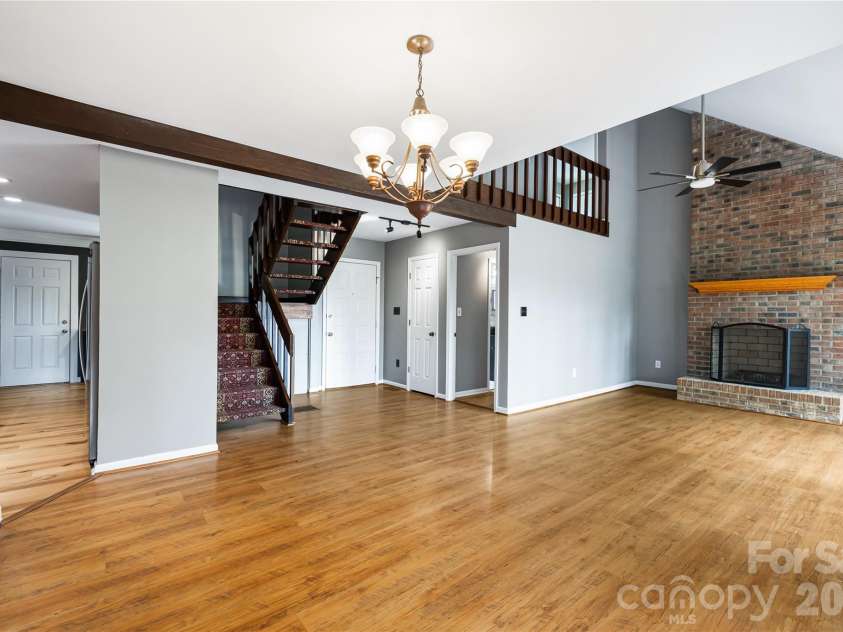 21 Village Drive, Asheville, NC 28803.  MLS# CAR4397486, YatesRealty ID 34010. 