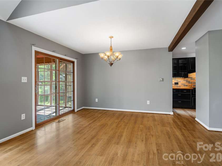 21 Village Drive, Asheville, NC 28803.  MLS# CAR4397486, YatesRealty ID 34010. 