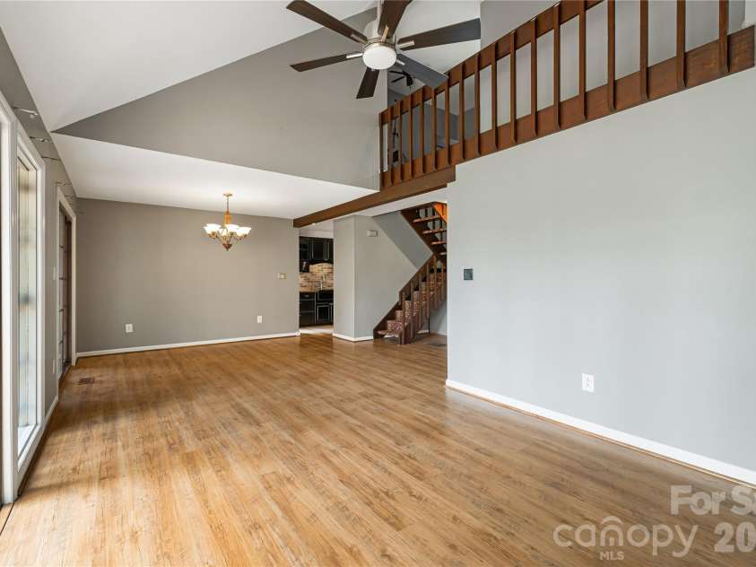 21 Village Drive, Asheville, NC 28803.  MLS# CAR4397486, YatesRealty ID 34010. 