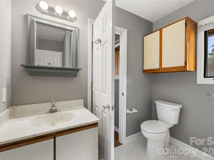 21 Village Drive, Asheville, NC 28803.  MLS# CAR4397486, YatesRealty ID 34010. 