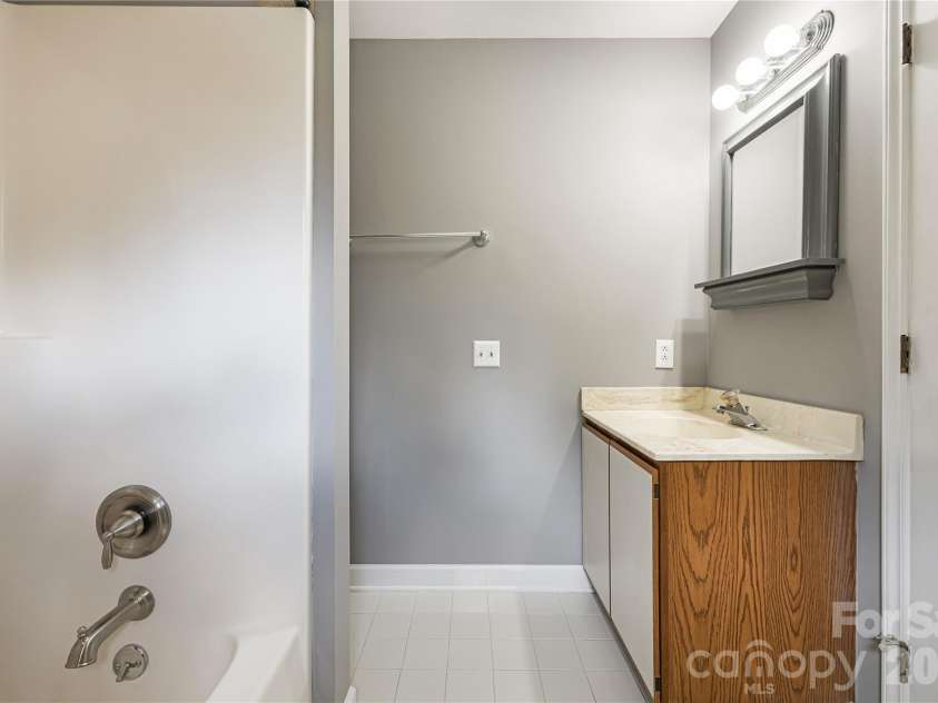 21 Village Drive, Asheville, NC 28803.  MLS# CAR4397486, YatesRealty ID 34010. 