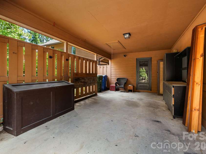 21 Village Drive, Asheville, NC 28803.  MLS# CAR4397486, YatesRealty ID 34010. 