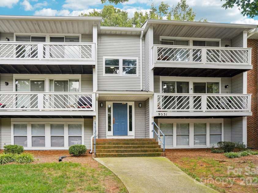 9531 Shannon Green Drive, Charlotte, NC 28213.  MLS# CAR4292861, YatesRealty ID 34010. 