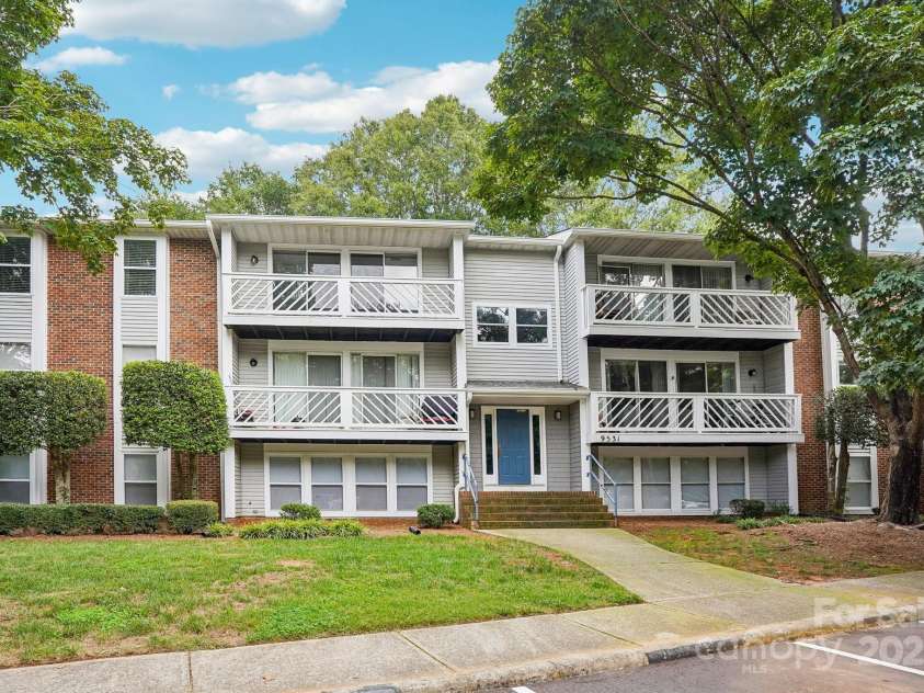 9531 Shannon Green Drive, Charlotte, NC 28213.  MLS# CAR4292861, YatesRealty ID 34010. 