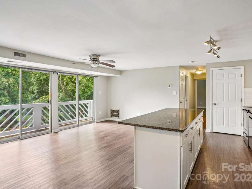 9531 Shannon Green Drive, Charlotte, NC 28213.  MLS# CAR4292861, YatesRealty ID 34010. 