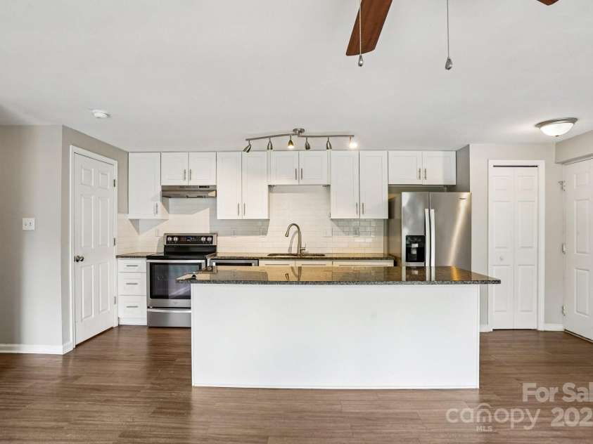 9531 Shannon Green Drive, Charlotte, NC 28213.  MLS# CAR4292861, YatesRealty ID 34010. 