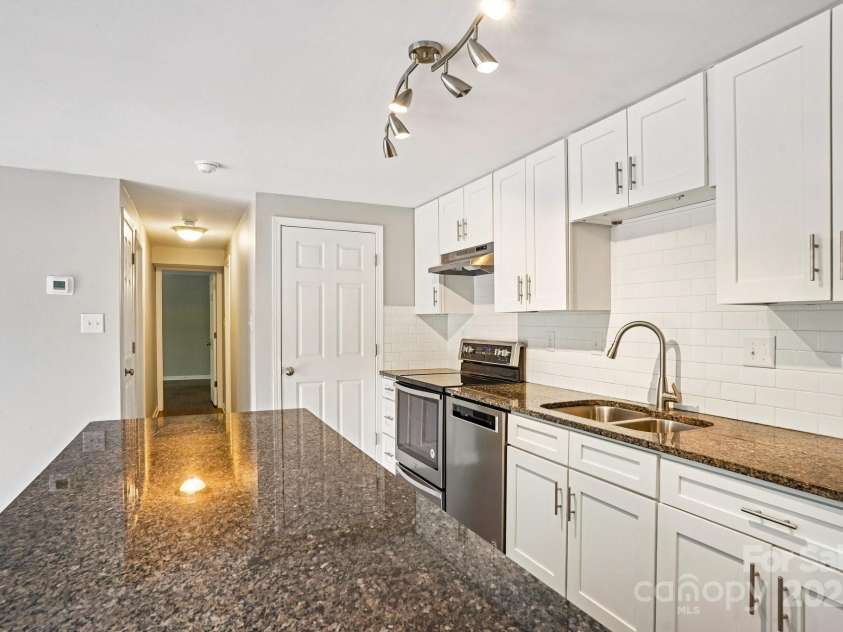9531 Shannon Green Drive, Charlotte, NC 28213.  MLS# CAR4292861, YatesRealty ID 34010. 