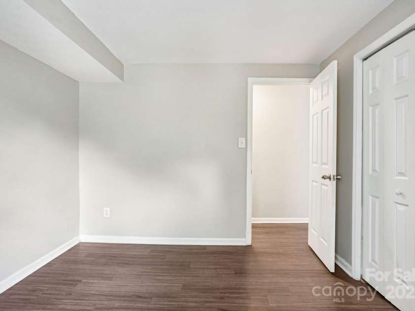9531 Shannon Green Drive, Charlotte, NC 28213.  MLS# CAR4292861, YatesRealty ID 34010. 