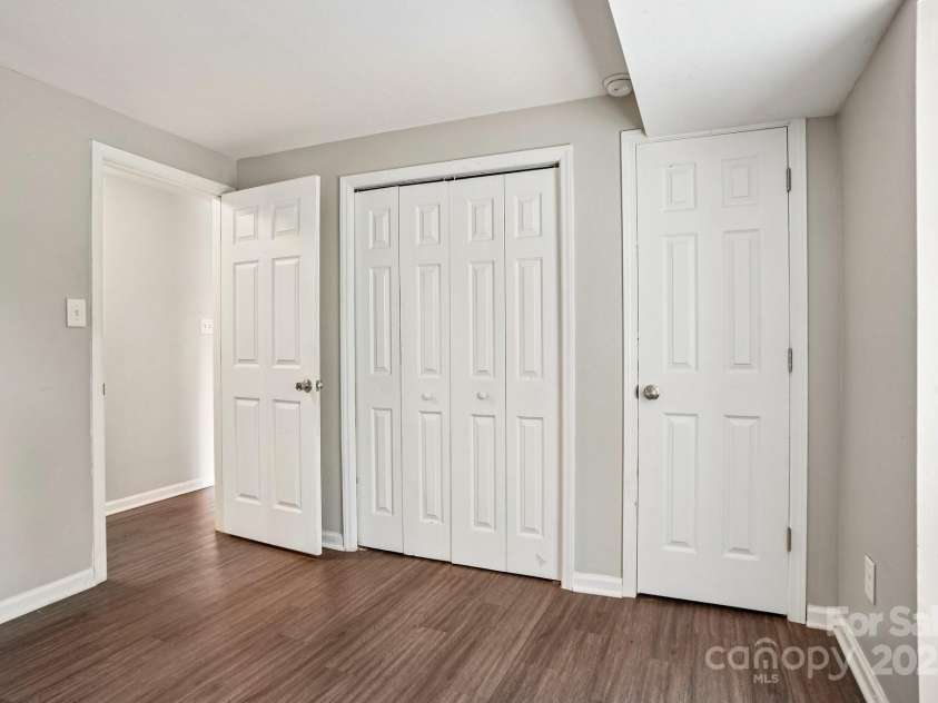 9531 Shannon Green Drive, Charlotte, NC 28213.  MLS# CAR4292861, YatesRealty ID 34010. 