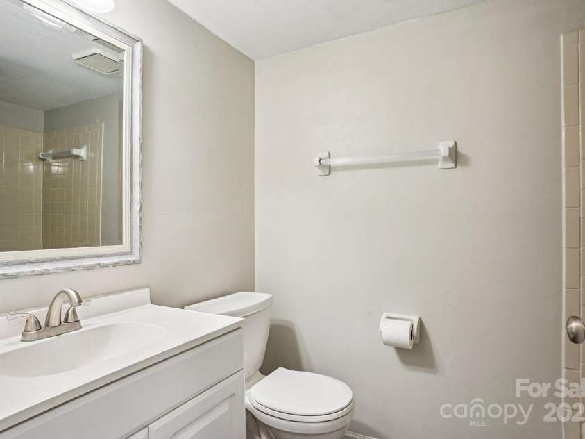9531 Shannon Green Drive, Charlotte, NC 28213.  MLS# CAR4292861, YatesRealty ID 34010. 