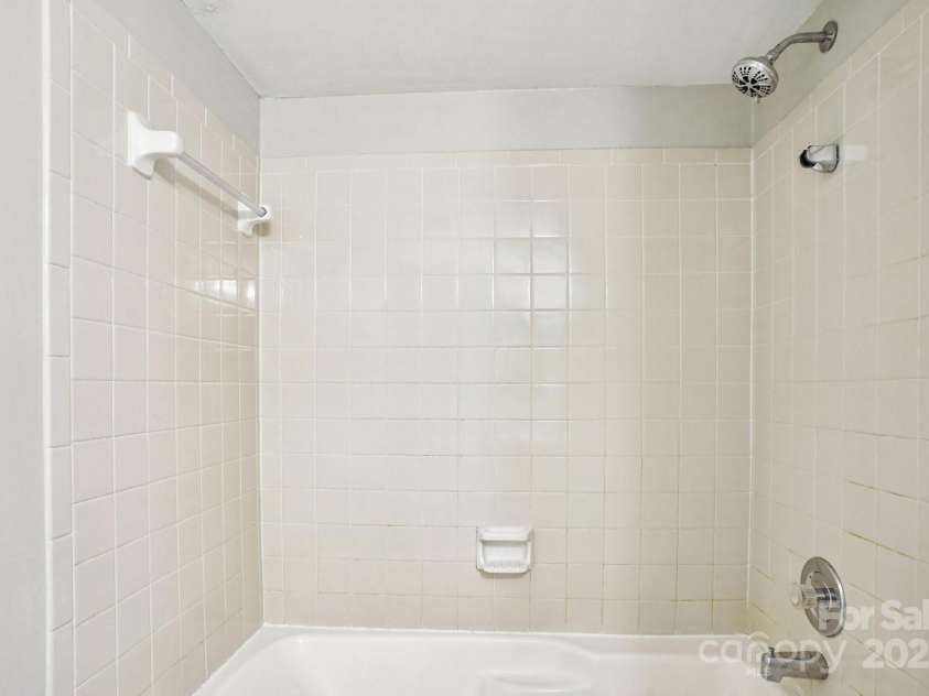 9531 Shannon Green Drive, Charlotte, NC 28213.  MLS# CAR4292861, YatesRealty ID 34010. 