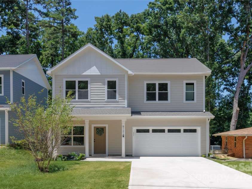 6121 Grove Park Boulevard, Charlotte, NC 28215.  MLS# CAR4283221, YatesRealty ID 34011. 