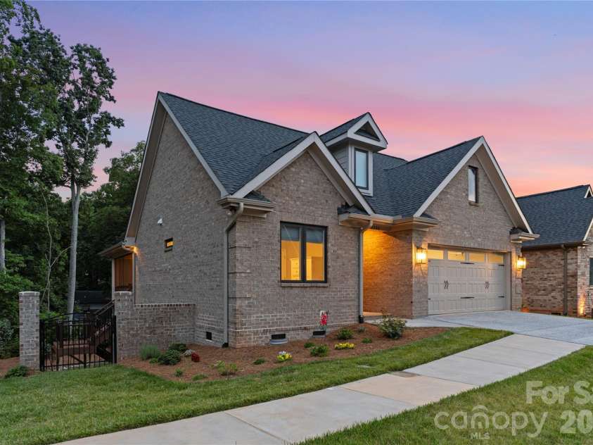 5106 Silver Trace Lane, Denver, NC 28037.  MLS# CAR4393759, YatesRealty ID 34012. 