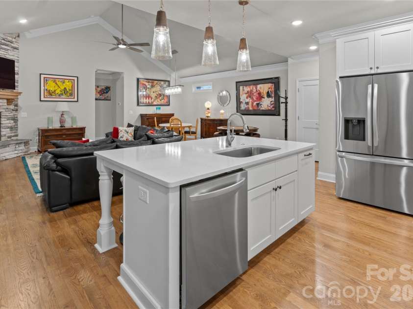 5106 Silver Trace Lane, Denver, NC 28037.  MLS# CAR4393759, YatesRealty ID 34012. Heavy millwork throughout the home.