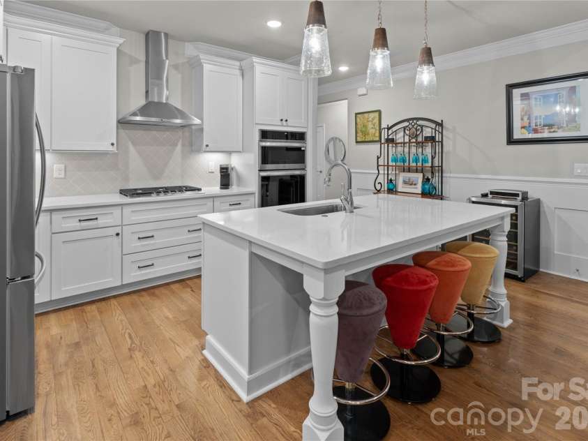 5106 Silver Trace Lane, Denver, NC 28037.  MLS# CAR4393759, YatesRealty ID 34012. Stylish pendant lighting.