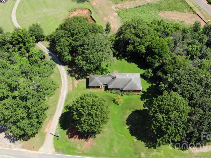 14532 Beatties Ford Road, Huntersville, NC 28078.  MLS# CAR4292699, YatesRealty ID 34013. 